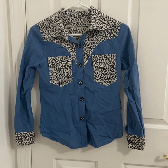 Tops - Women’s Button Down Long Sleeve Shirt